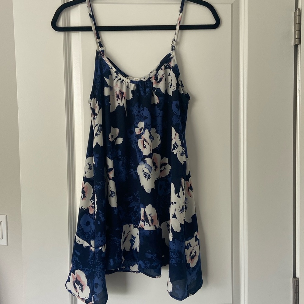 Small floral Charming Charlie blouse